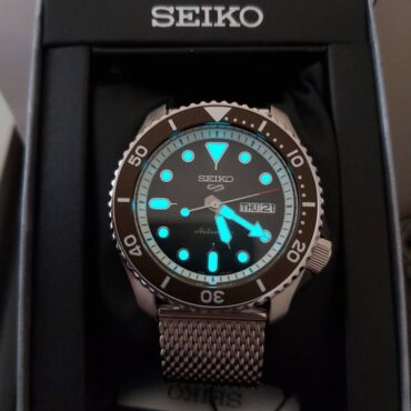 Seiko 5 Sports SRPD75K1 Box