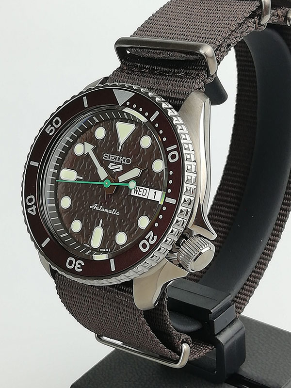 Seiko 5 Sports SRPD85K1