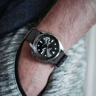 Seiko 5 Sports SRPE69K1