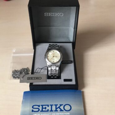 Seiko 5 Automatic SNK663 Box