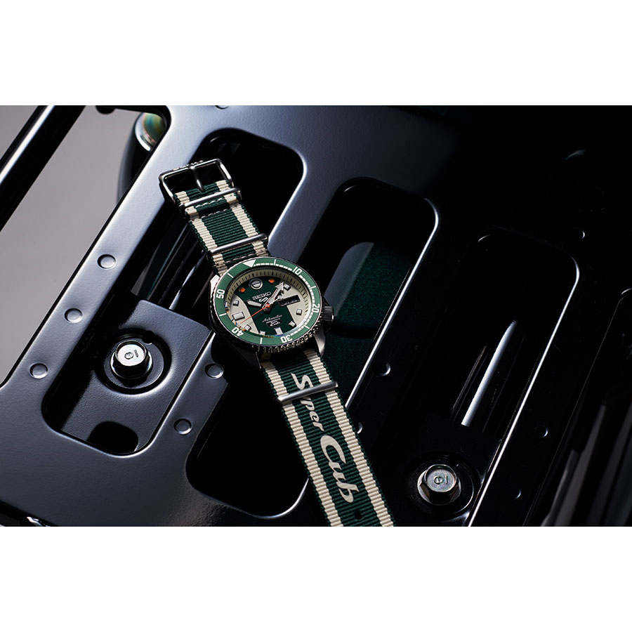 Seiko 5 Sports SRPJ49