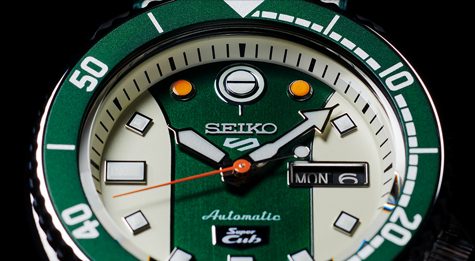 Seiko 5 Sports SRPJ49 Dial