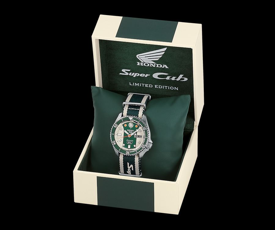 Seiko 5 Sports SRPJ49 Special Box