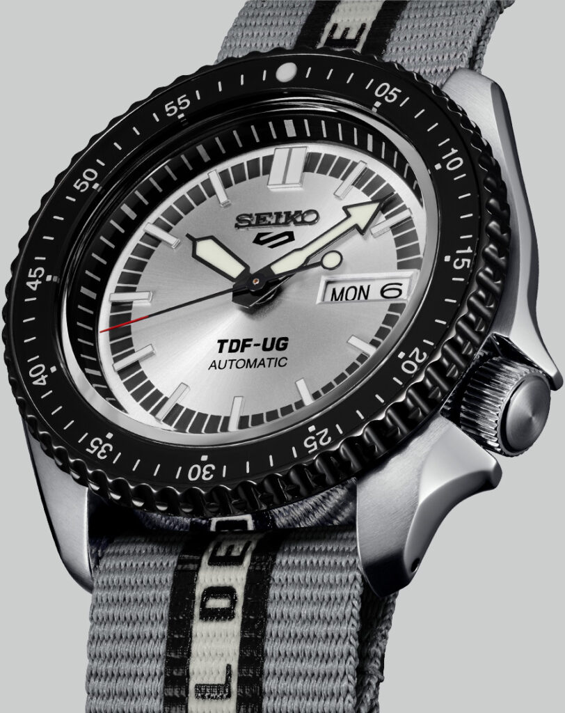 Seiko 5 Sports SRPJ79 Design