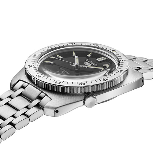 Seiko 5 Sports SRPL93 Bezel